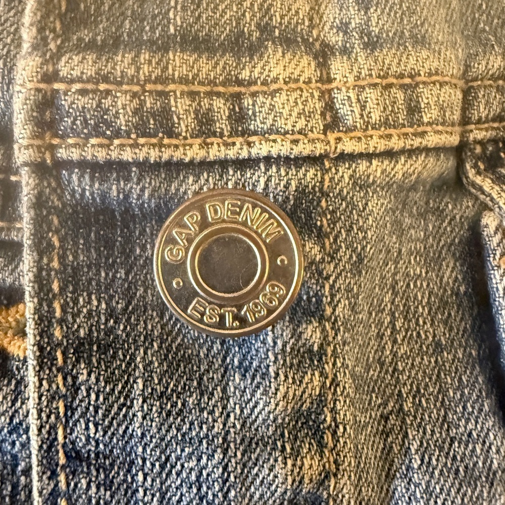 Gap Blue Denim Jacket With Silver Button - image 6